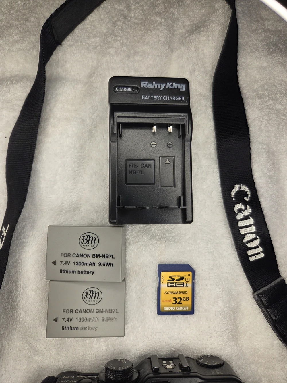 Canon PowerShot G10 Black Compact Digital Camera with Accessories